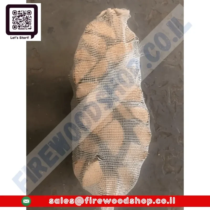 Dried Timber Fire Wood In Net Bags 10 Kgs 24 L With Hardwood Logs 10-20% Moisture Kiln Dried Firewood Hardwood Logs Timber עצי אש מעץ מיובש בשקיות נטו 10 ק&Quot;ג 24 ליטר עם בולי עץ קשיח 10-20% לחות